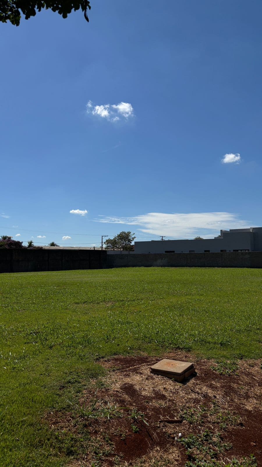 Terreno 14 de 896,20 mts2. Condominio Fechado - Alto padrao